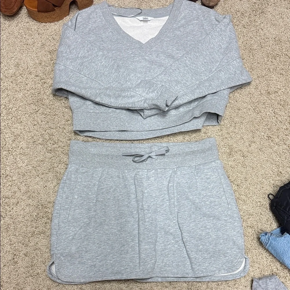 Joy lab set.  Top and bottom different sizes ….Please read